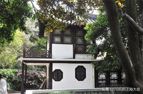 桂林公园，位于上海徐汇区，园内遍植20多种桂花树，又名黄家花园