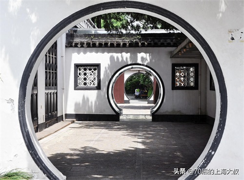 桂林公园，位于上海徐汇区，园内遍植20多种桂花树，又名黄家花园