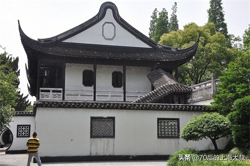 桂林公园，位于上海徐汇区，园内遍植20多种桂花树，又名黄家花园