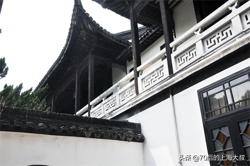 桂林公园，位于上海徐汇区，园内遍植20多种桂花树，又名黄家花园