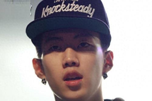 抖音8大最火的韩文歌，《it hurt》榜首，《blue》第二，你听过吗