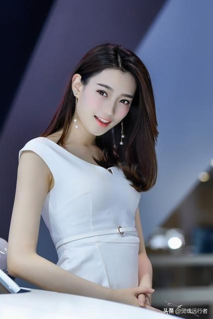 一个低调的美女，至今还没有自己的抖音号！