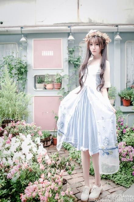 UZI曾经的绯闻女友艾西Ashley:清新宛如精灵!