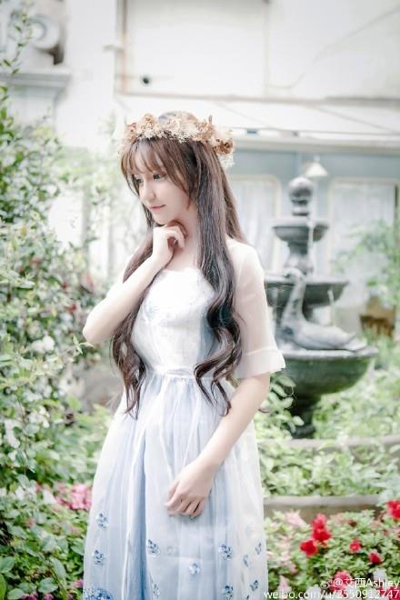 UZI曾经的绯闻女友艾西Ashley:清新宛如精灵!