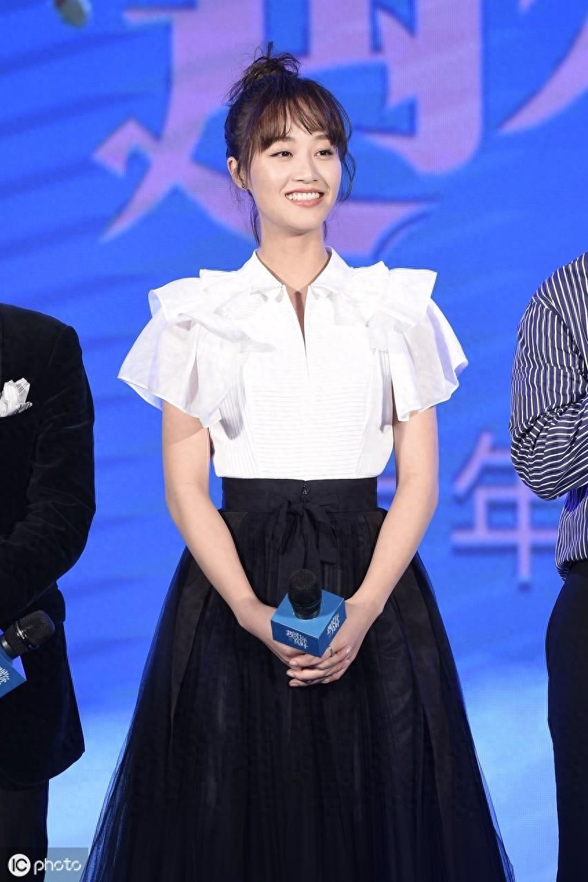 《宝莲灯》男主曹骏女朋友蓝盈莹，是真的很漂亮