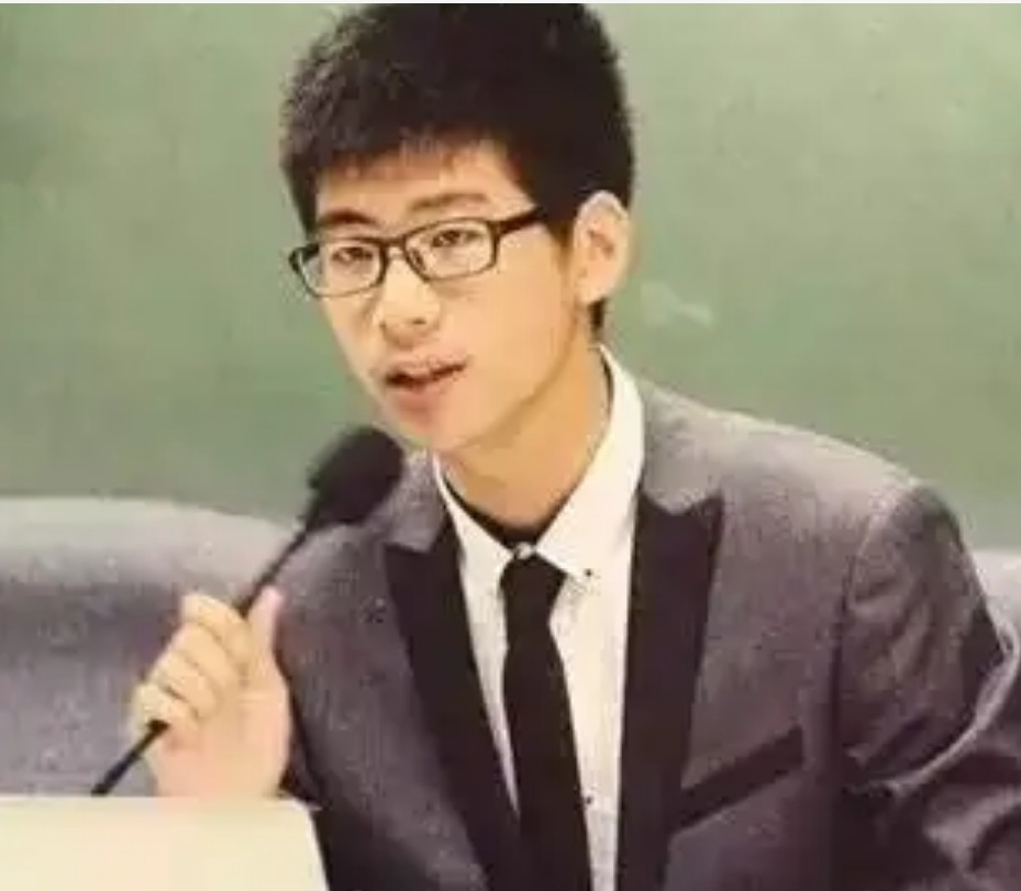 何超盈的老公是辛奇隆（哈佛学霸辛奇隆资料介绍）