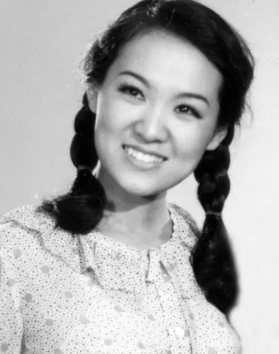 郑绪岚是哪里人（郑绪岚简历及个人资料简介 ）