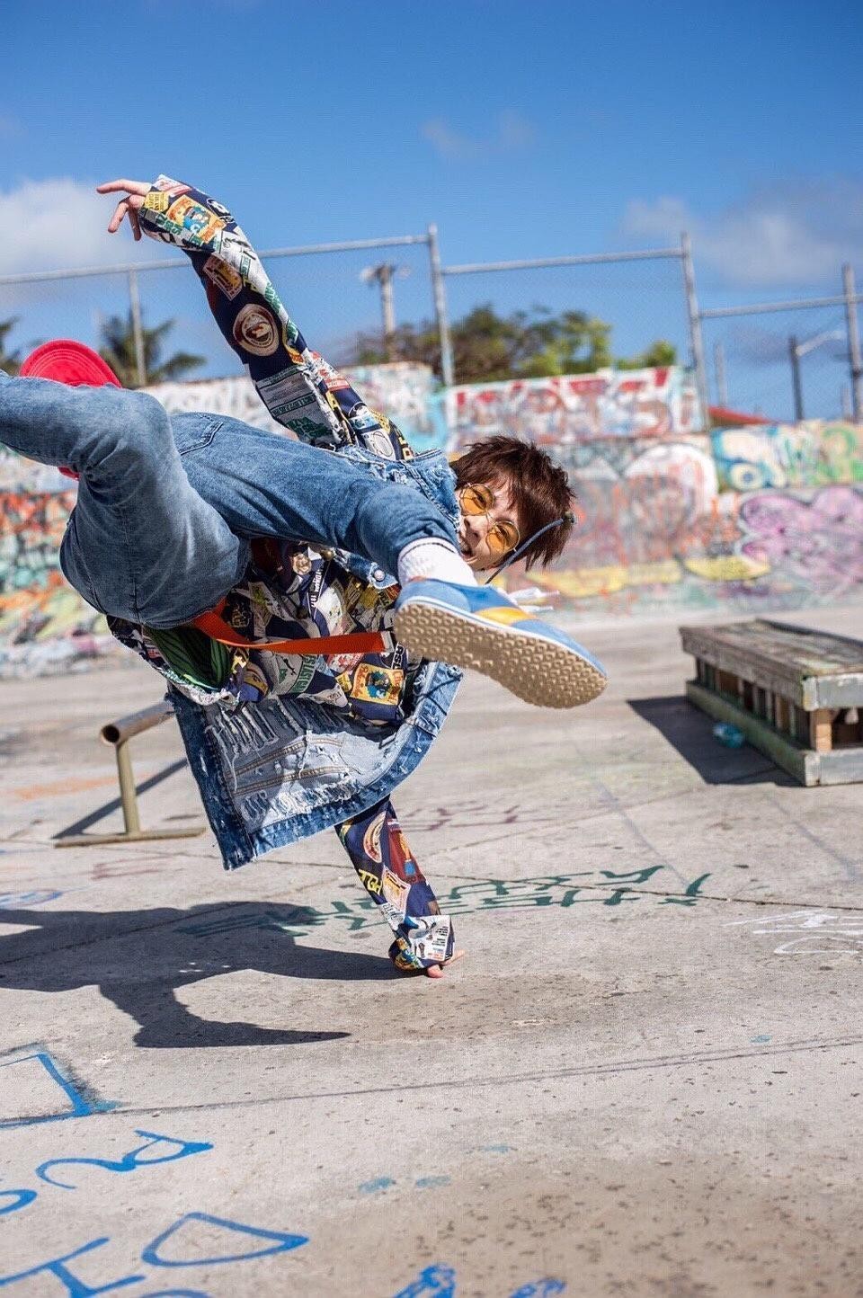 小泽廉个人资料写真作品