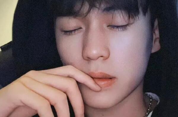 娱乐余庆伟个人资料简介图片:网红(被称为叙利亚小王子) 2