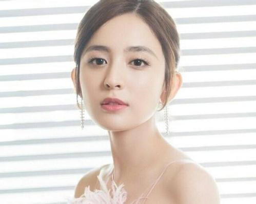 为何都讨厌古力娜扎五官长相分析面相不好?古力娜扎长相有攻击性