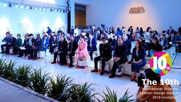 新生代偶像胡先煦鼎力代言第十届国际大学生时尚设计盛典