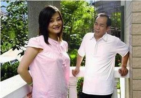 歌手何静老公，何静第一任丈夫是谁,本文共（1422字）