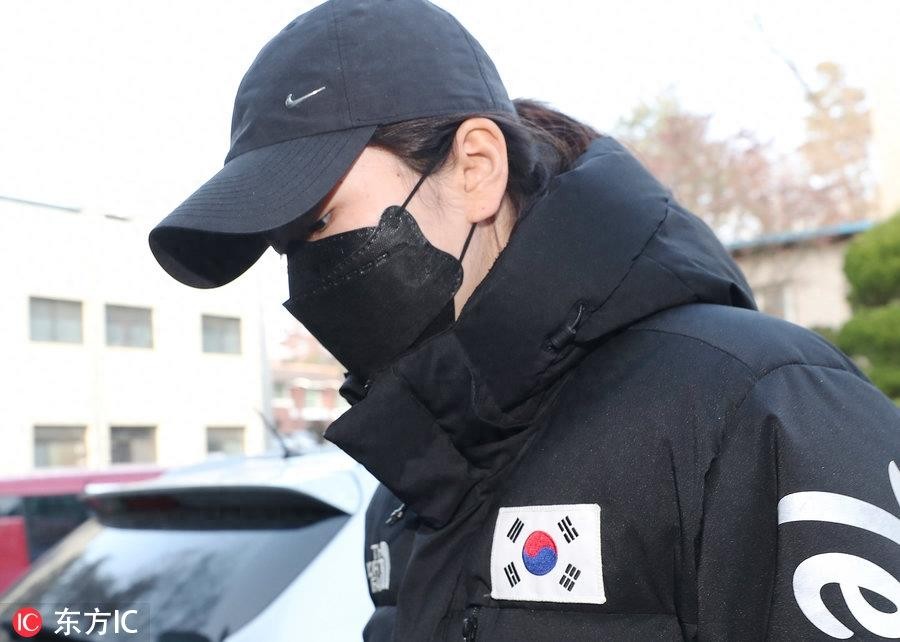 被殴打后首露面 沈石溪戴口罩出庭 赵载范被判刑十个月