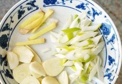 虾怎么炒好吃又简单,虾怎么做好吃又简单 虾的n种做法视频图3