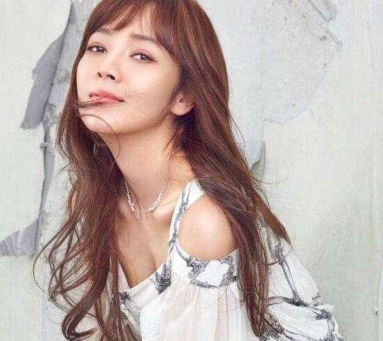 侯佩岑家庭背后的故事(侯佩岑情史大揭秘)(1)