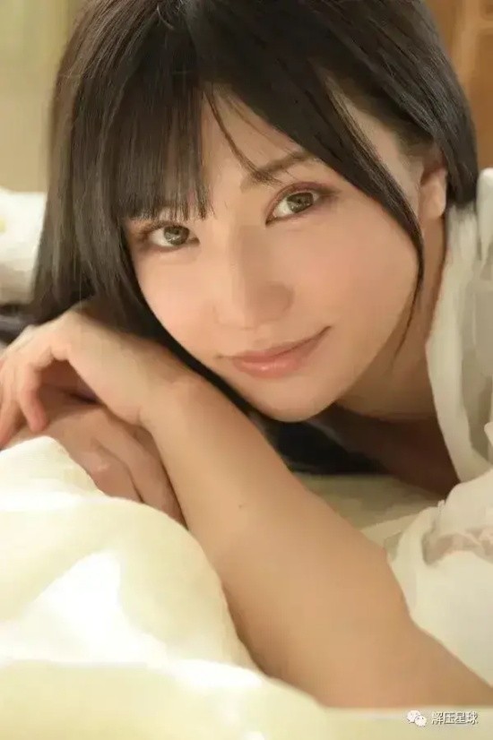 生蚝都解决不了的大G高桥日常美图，魅力魄力兼具！