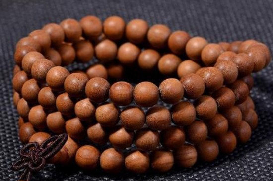 老山檀手串功效与作用（佩戴老山檀香的禁忌介绍）