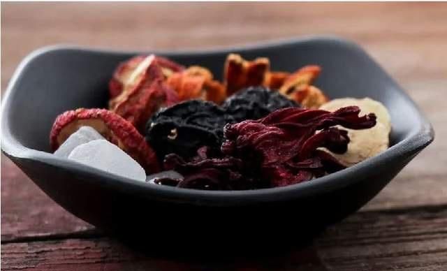 桑葚干和枸杞泡水喝的好处