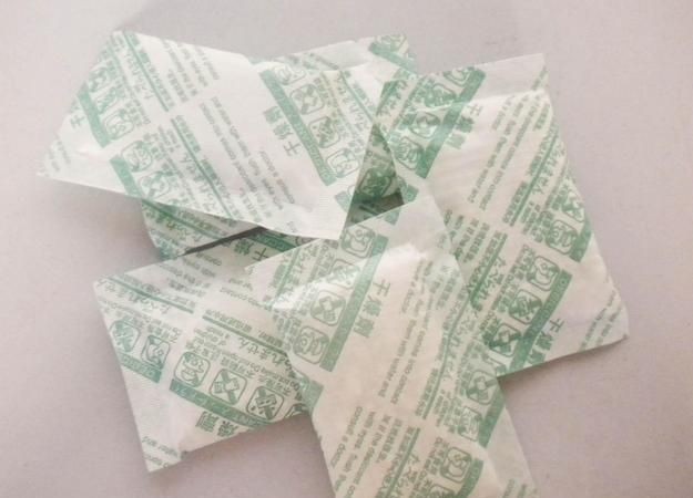 食品包装袋中所用的干燥剂是什么