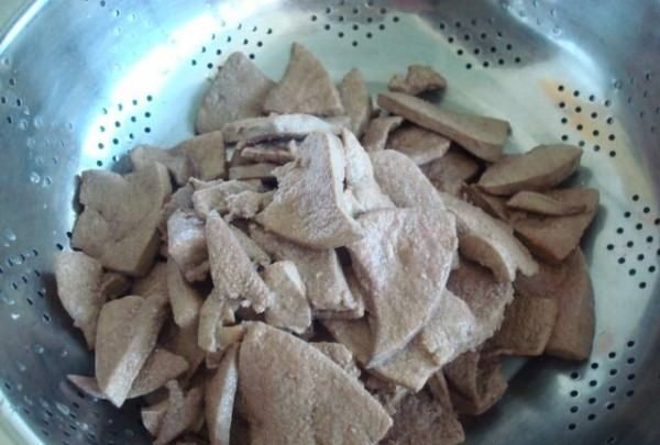 怎么炒羊肝好吃窍门,怎样煮羊肝嫩又好吃的图6