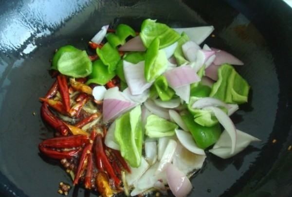 怎么炒羊肝好吃窍门,怎样煮羊肝嫩又好吃的图9