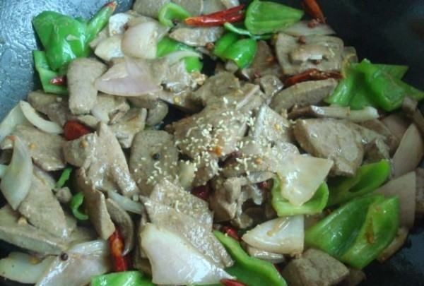 怎么炒羊肝好吃窍门,怎样煮羊肝嫩又好吃的图11