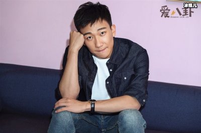 ​吴昊宸个人资料被扒，被指和黄轩是兄弟关系