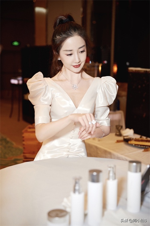 明星陈欣予，娱乐圈女演员，被誉为“胶原蛋白女神”