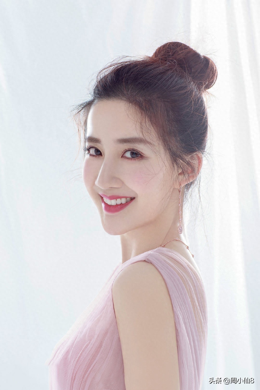 明星陈欣予，娱乐圈女演员，被誉为“胶原蛋白女神”