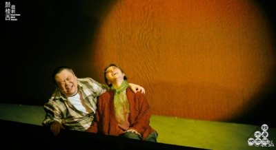 ​张歆艺袁弘互相支持话剧！夫妻恩爱日常惹人羡慕