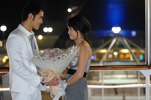 泰剧命中注定我爱你(偶像爱情剧命中注定我爱你)