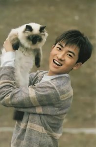 ​108位明星年轻时候照片大全，看看你偶像年轻时的样子吧！