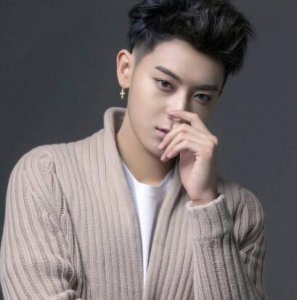 ​黄子韬微博又换名字怎么回事又皮又作粉丝哭笑不得