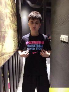 ​“沪上皇”秦奋豪车无数，背景到底如何？他爸比王健林还厉害