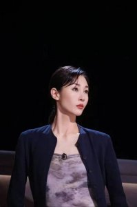 ​＂浪姐＂朱洁静疑似恋情曝光 与男子亲密搂肩约会