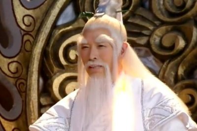 ​封神里的通天教主犯了两个大错，之后，他就再也打不过元始天尊了