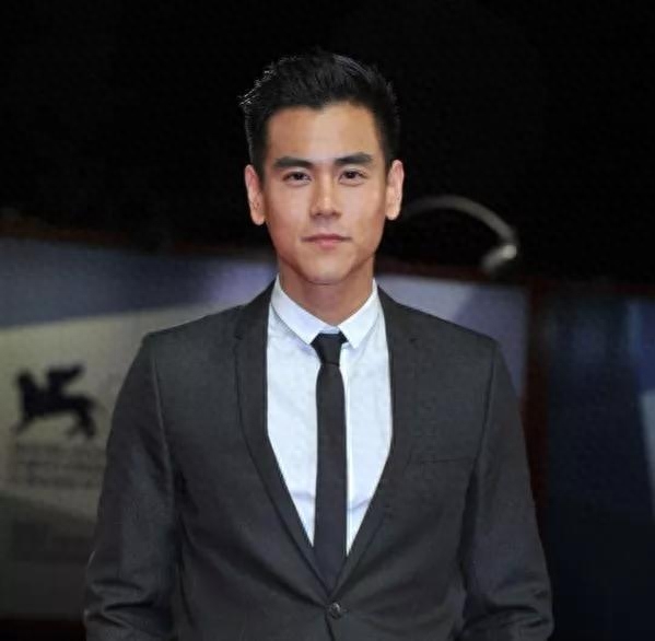 国民男神”彭于晏照片,超强身材管理,当今娱乐圈一股清流