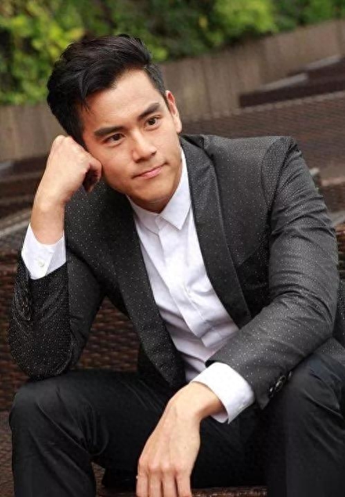 国民男神”彭于晏照片,超强身材管理,当今娱乐圈一股清流