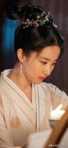 ​古言：《宫女退休日记》《继房嫡女》《闺中媚》