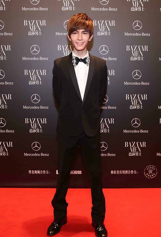 杨幂郭敬明身高图_郭敬明身高对比图_郭敬明郭采洁身高