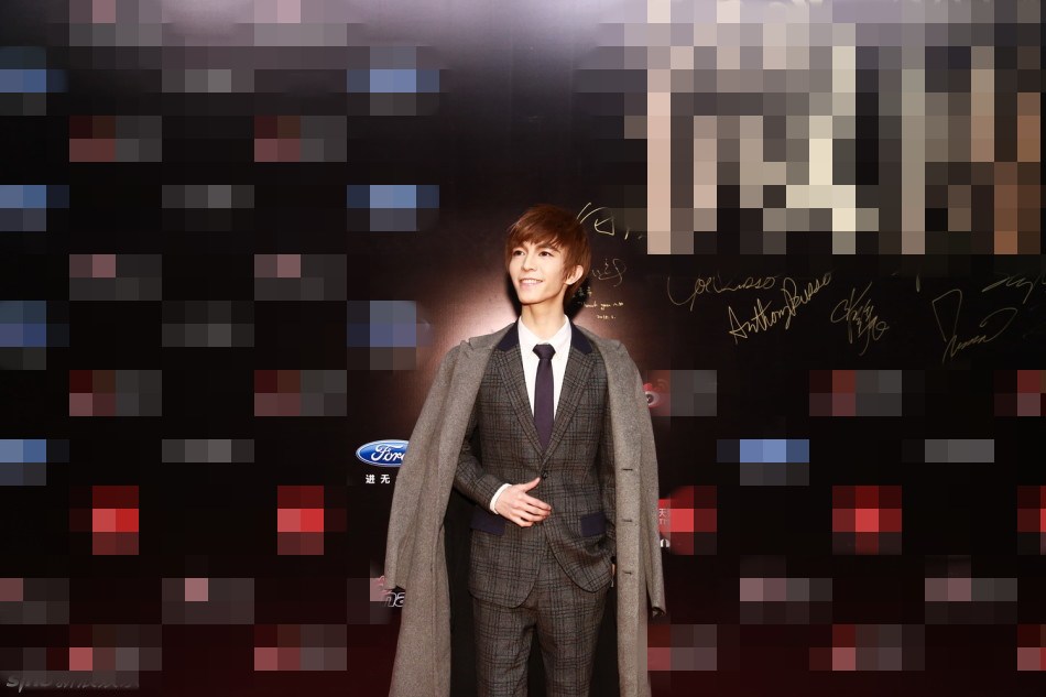 杨幂郭敬明身高图_郭敬明身高对比图_郭敬明郭采洁身高