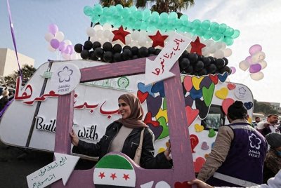 ​叙利亚女性的噩梦要来了，为什么中国的维族女性不用强制戴头巾？