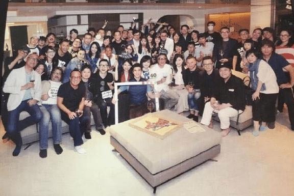 王力宏是个“女儿奴”,给女儿屋里装修的十分温馨,还有游泳池