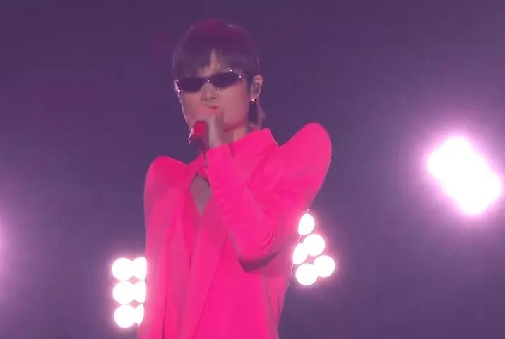 杨幂杨紫私下互动被拍，明星冷门交集科普，微博之夜隐藏细节太多