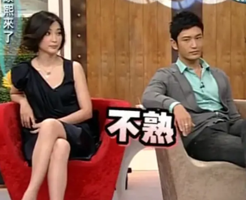 杨幂杨紫私下互动被拍，明星冷门交集科普，微博之夜隐藏细节太多