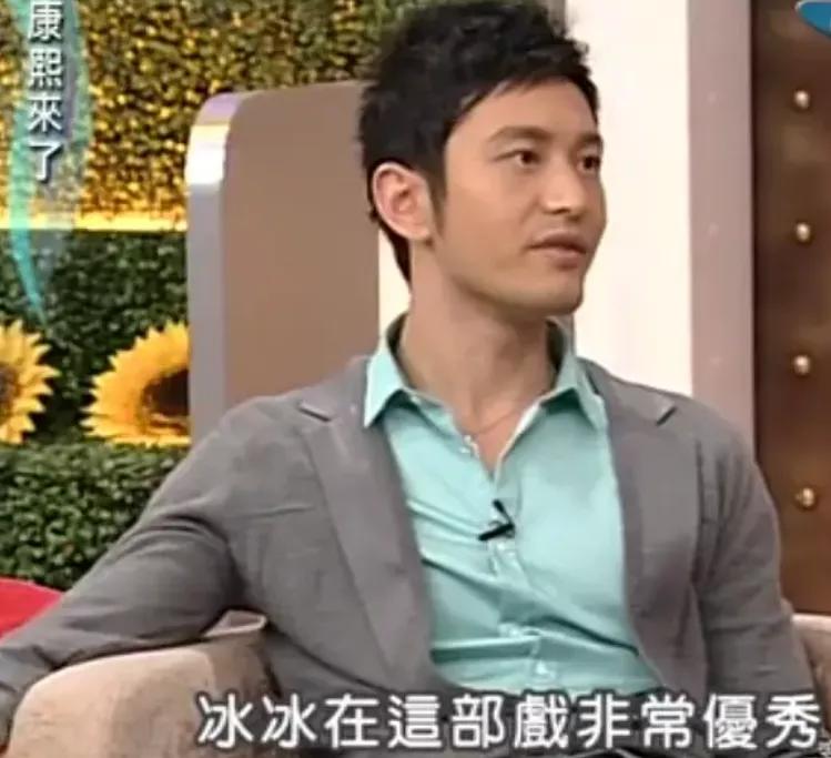 杨幂杨紫私下互动被拍，明星冷门交集科普，微博之夜隐藏细节太多