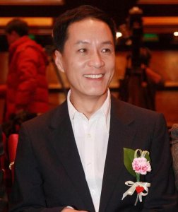 ​冯远征个人资料简介：荧屏上的家暴男，生活中却是爱妻狂魔