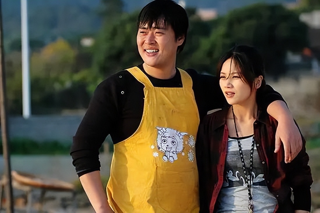 孝顺的张桐:成名后为父母买房,和女友相恋6年结婚,40岁没孩子