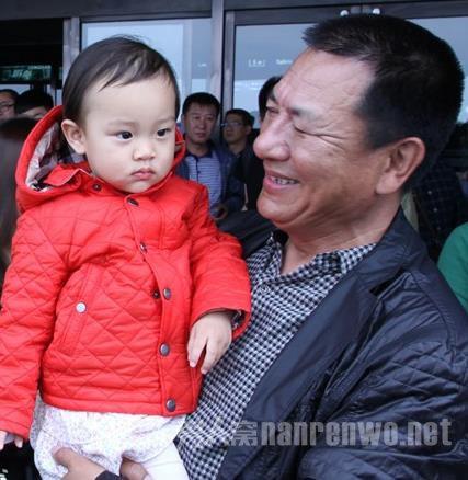 贾乃亮个人资料父母（贾乃亮家庭背景曝光）(2)