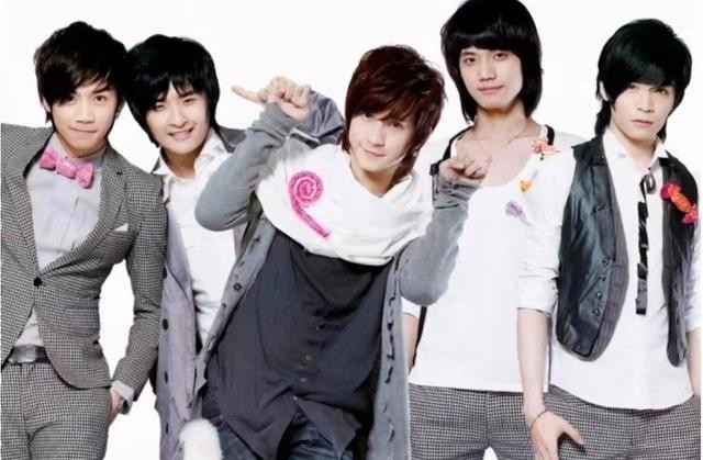 王栎鑫整过容吗(过气快男窘况风光早已不再)